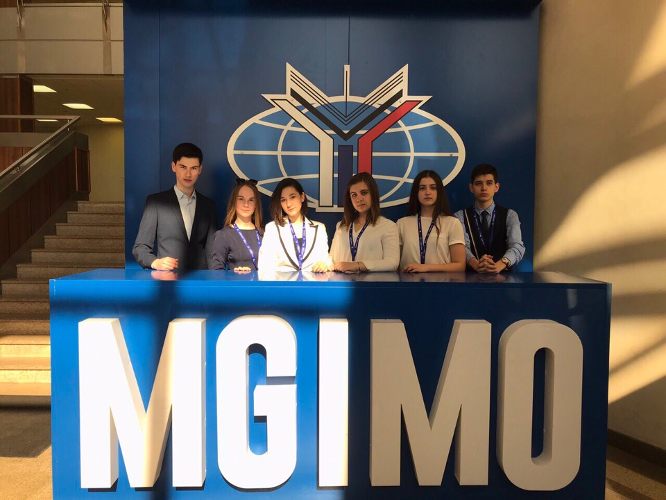 Наши ребята в 6-й раз принимают участие в Модели ООН- 2019 г. в МГИМО (Международная конференция, которая проходит в Москве с 14.04. по 20.04.).