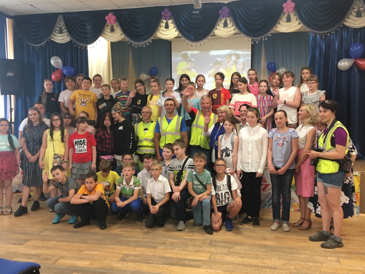 17 июня учащиеся были на встрече с участниками Международной велоэкспедиции «Дети мира -2019»
