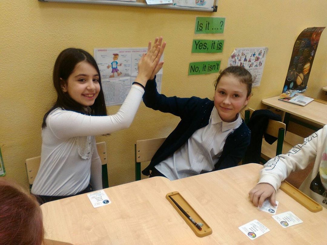Елена Юрьевна делится опытом: Открыла для себя карточки Creativo для тренировки грамматических аспектов
