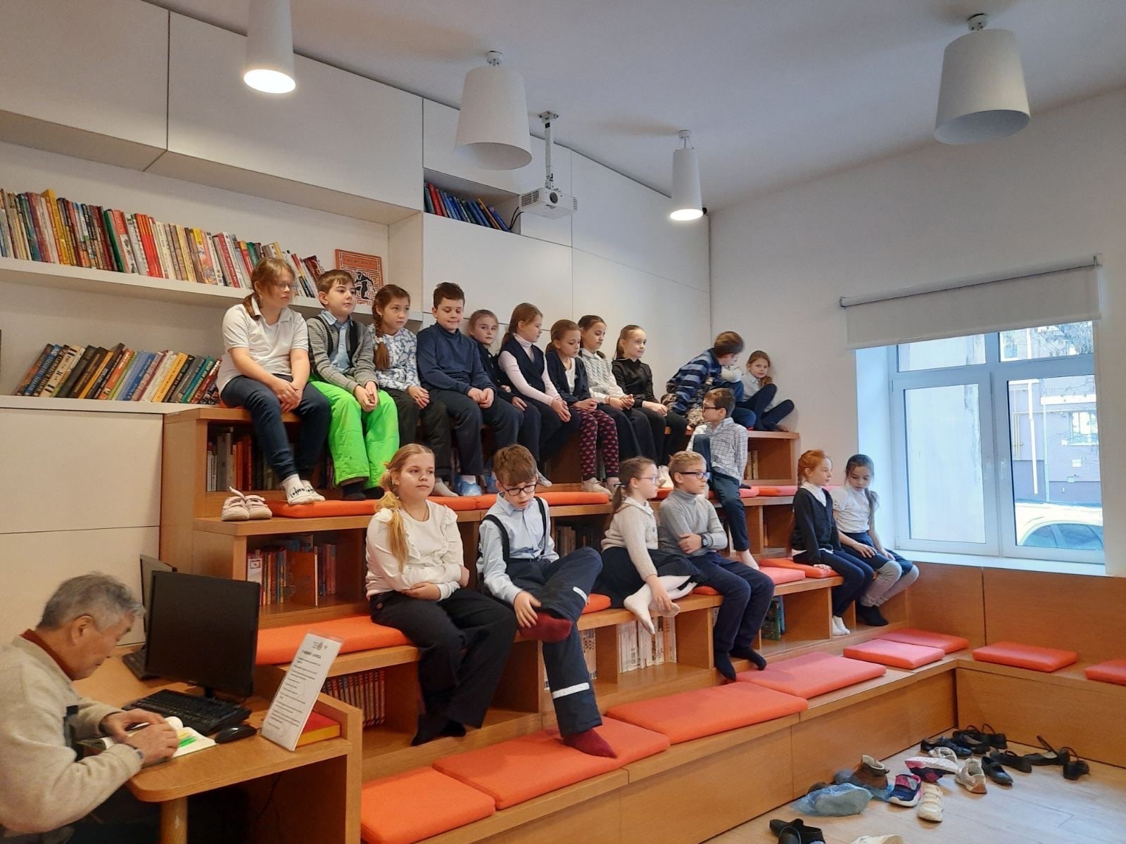 Учащиеся 3А класса посетили библиотеку народов Поволжья.