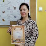 Ломакина Юлия Анатольевна получает заветный диплом и статуэтку победителя в номинации «Доброта и забота» 😍