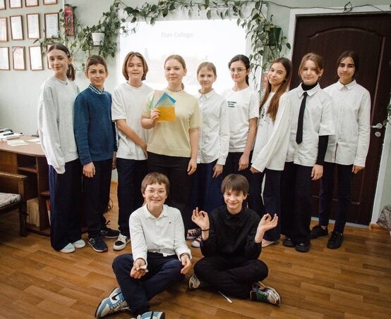 В рамках подготовки к защите проектных работ ученица 10 класса Злата Чернова провела мероприятие с рассказом об Итонском колледже, самой дорогой частной школе Англии.